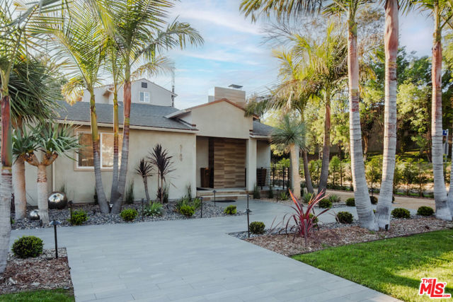 5189 Collett Avenue, Encino CA: https://media.crmls.org/mediaz/be788b91-b96f-4d64-8024-8badd9467148.jpg