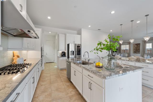 7152 Aubrey Way, Dublin CA: https://media.crmls.org/mediaz/be78a70a-985a-456d-8e6b-fbad6da40eea.jpg