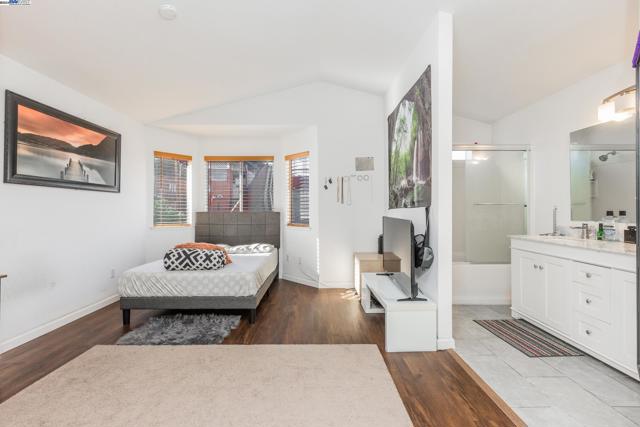 Image 4 of 30 For 2262 Bayberry Cir