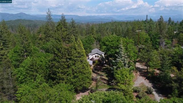 9687 Manzanita Way, Coulterville CA: https://media.crmls.org/mediaz/be7a7b4d-6992-44be-ad4d-6b7a6497cd37.jpg