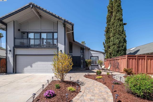 6287 Mountford Dr, San Jose CA: https://media.crmls.org/mediaz/be7b2288-39b5-4de9-946f-7f09d8e30caf.jpg