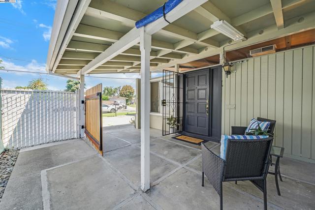 Image 3 of 52 For 2038 Boca Raton St