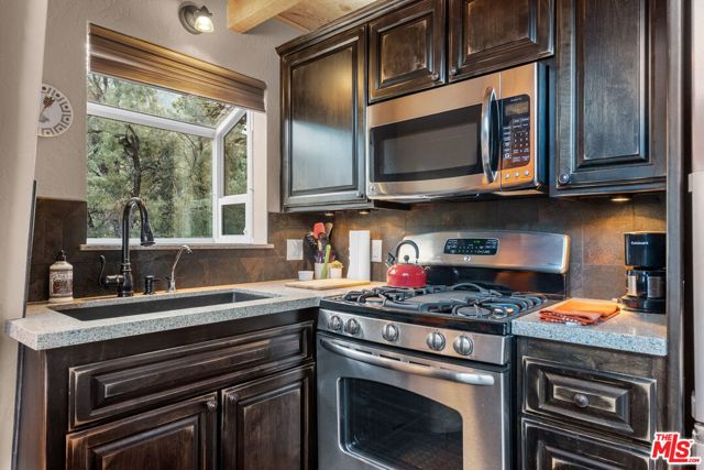 2222 Gimmewald Place, Pine Mountain Club CA: https://media.crmls.org/mediaz/be7cabf3-2921-4c6d-bb1e-0de85cc3b67e.jpg