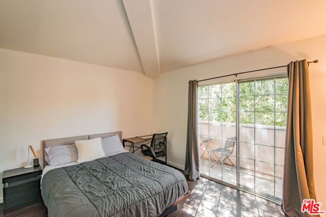 9400 Noble Avenue, North Hills CA: https://media.crmls.org/mediaz/be7ce5ec-4bfb-4b25-a849-cf7e89378bf4.jpg