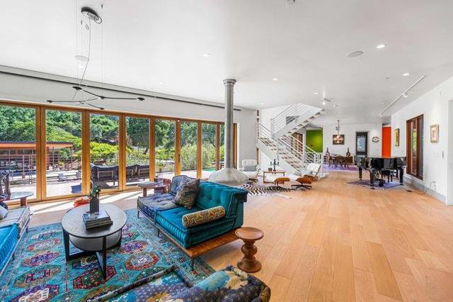 14835 Baranga Lane, Saratoga CA: https://media.crmls.org/mediaz/be7d61b4-fcf0-409f-a593-7d45d3d528a3.jpg