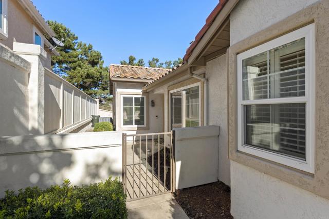 2505 LA COSTA AVE, Chula Vista CA: https://media.crmls.org/mediaz/be7d9e76-f16d-4338-bfb6-22477b3bef23.jpg