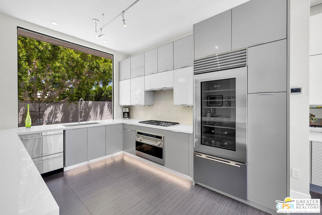 130 W Racquet Club Road, Palm Springs CA: https://media.crmls.org/mediaz/be7dd44b-6997-4dfc-a068-09117c32fff3.jpg