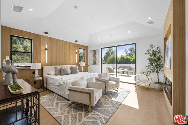 5741 Newcastle Avenue, Encino CA: https://media.crmls.org/mediaz/be7dd944-bf7b-48df-a98c-04646c801348.jpg