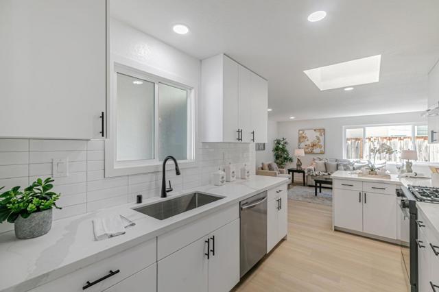 657 Coleraine Court, Sunnyvale CA: https://media.crmls.org/mediaz/be7e15a5-1032-41b8-9d45-0c0d9053a850.jpg