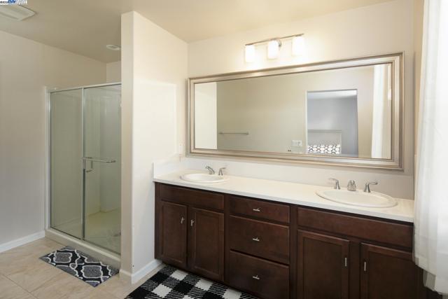 17819 Banks Street, Marina CA: https://media.crmls.org/mediaz/be7e50bb-566f-4e60-b425-042acb223165.jpg