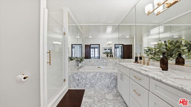 9249 Burton Way, Beverly Hills CA: https://media.crmls.org/mediaz/be7e8ee2-f2e8-49cc-a251-262ee1f5568c.jpg