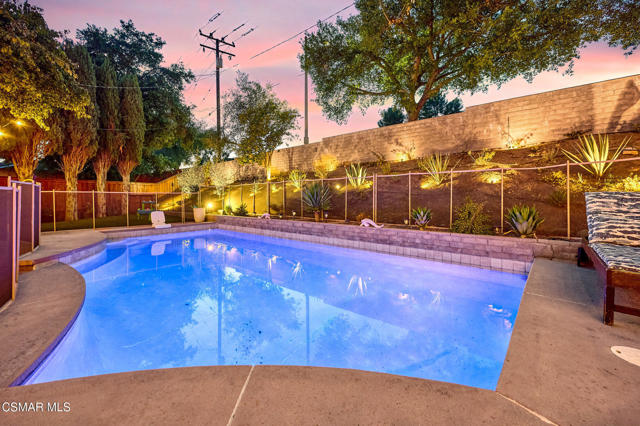 26007 Philrich Circle, Calabasas CA: https://media.crmls.org/mediaz/be7ef5ef-45c8-4fd3-a5ed-81014bca0338.jpg