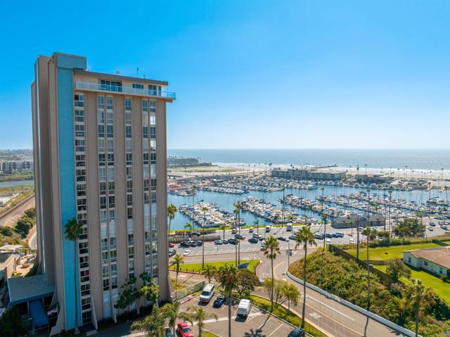 Image 37 of 49 For 1200 Harbor Drive D6