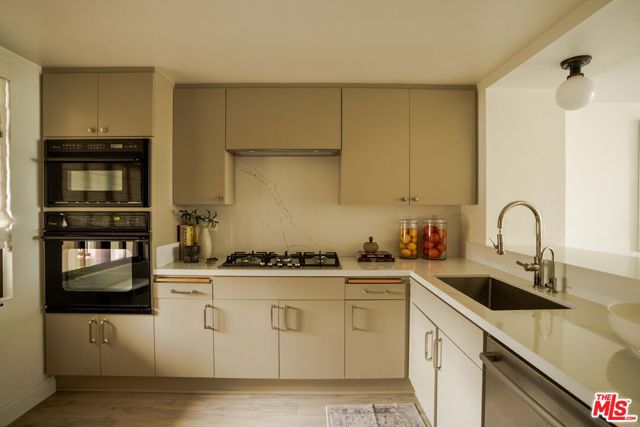 11847 Gorham Avenue, Los Angeles CA: https://media.crmls.org/mediaz/be80b687-ba77-4a28-a02a-5b0c060e97e9.jpg