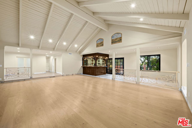 17449 Sumiya Drive, Encino CA: https://media.crmls.org/mediaz/be80c9fc-47fb-4152-a6a2-38ceffac5700.jpg