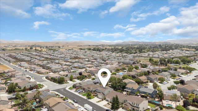 1751 Brighton Drive, Hollister CA: https://media.crmls.org/mediaz/be80eb3c-a9bb-4b9e-9242-361ba2daeb99.jpg