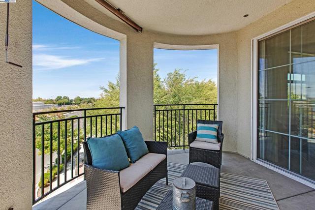 800 S Abel St, Milpitas CA: https://media.crmls.org/mediaz/be80ed14-733d-4eef-88e4-b92fb7ed6f2b.jpg