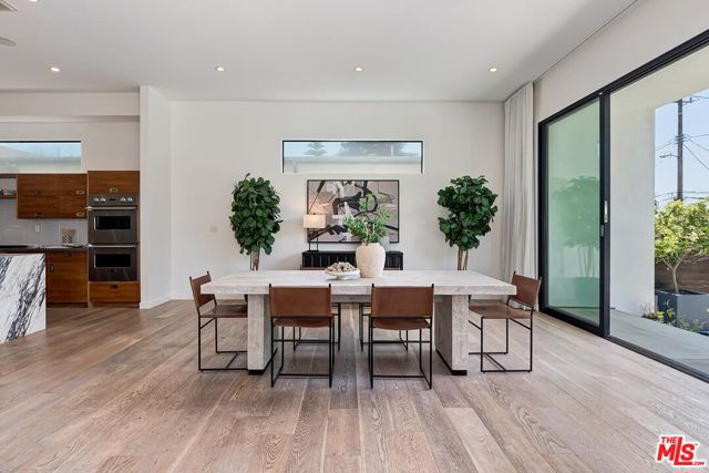3571 Colonial Avenue, Los Angeles CA: https://media.crmls.org/mediaz/be81c62f-74a2-4c7a-8a6a-6544339d62cf.jpg