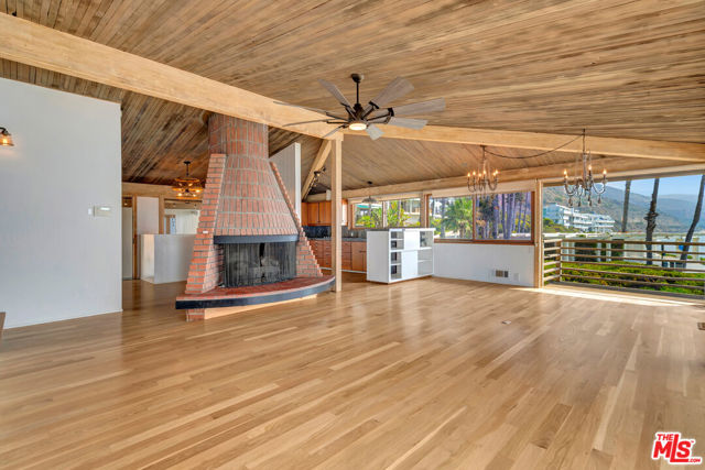 26636 Latigo Shore Drive, Malibu CA: https://media.crmls.org/mediaz/be8230ce-207b-4161-8879-4337831022b1.jpg