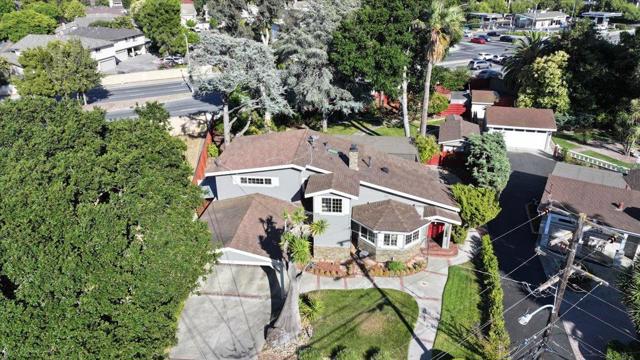 510 Sunnymount Avenue, Sunnyvale CA: https://media.crmls.org/mediaz/be82aa09-9a55-4a5e-b0db-2e1b198bd3ee.jpg
