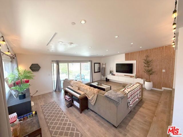 5720 Gentry Avenue, Valley Village CA: https://media.crmls.org/mediaz/be840ac9-25bb-4e5a-9809-eaad819a5df0.jpg