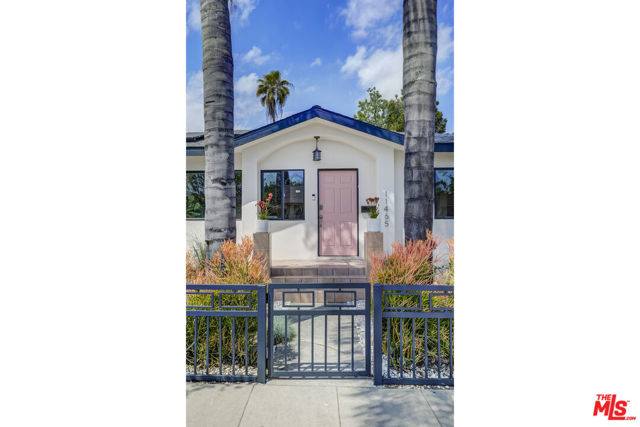 11465 Cumpston Street photo 4