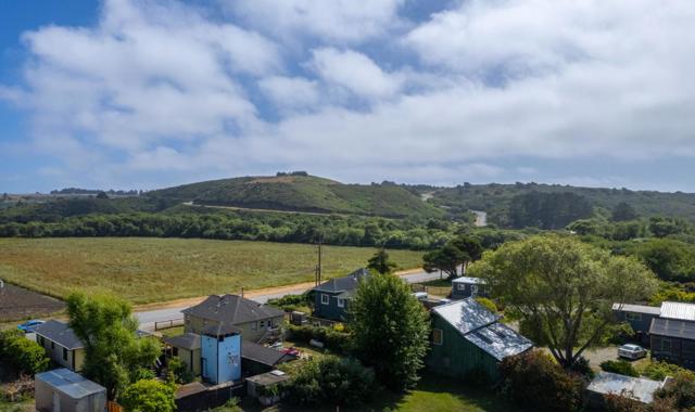1441 Pescadero Creek Road, Pescadero CA: https://media.crmls.org/mediaz/be86151e-779d-4446-b3ef-7f9fadab7562.jpg