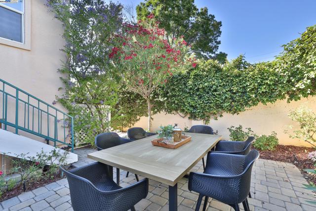 11030 Via Sorrento, Cupertino CA: https://media.crmls.org/mediaz/be86c239-16a8-4ff6-914d-51c76b7e8d76.jpg