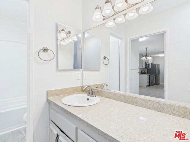 5460 White Oak Avenue, Encino CA: https://media.crmls.org/mediaz/be873b58-457c-4de1-997a-b7985c697e4a.jpg