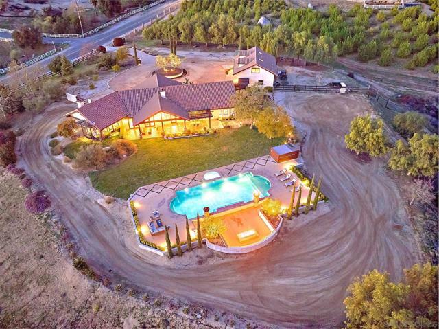 38408 Mesa Rd, Temecula CA: https://media.crmls.org/mediaz/be8765bd-29a8-400f-a83d-2690dc923037.jpg