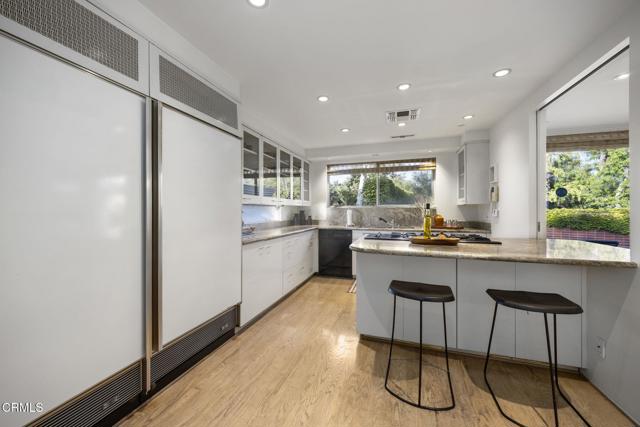 635 Rockwood Road, Pasadena CA: https://media.crmls.org/mediaz/be8770e2-9200-4467-b35d-bc2e58d7da06.jpg