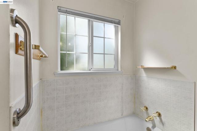 Image 30 of 46 For 35446 Cleremont Dr