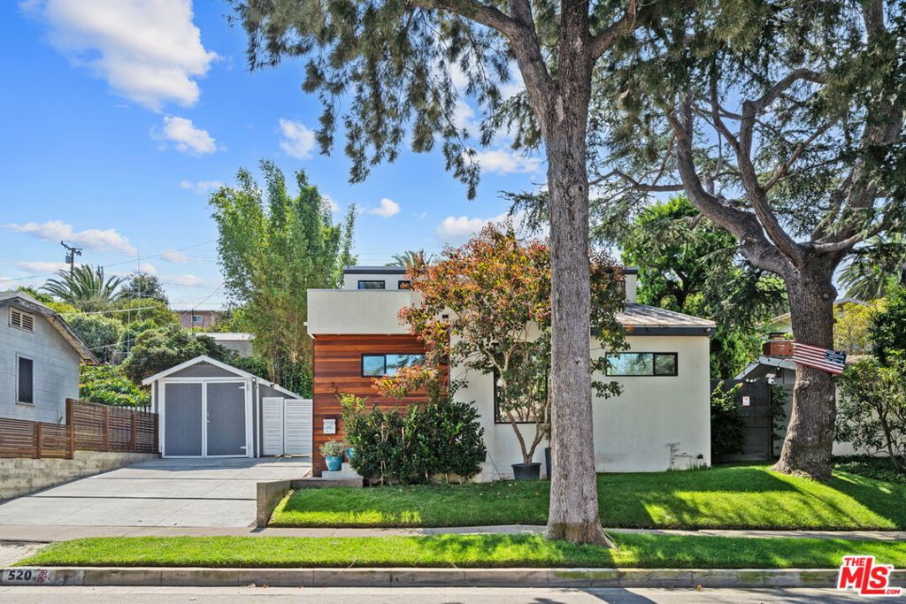 520 E Ellis Avenue