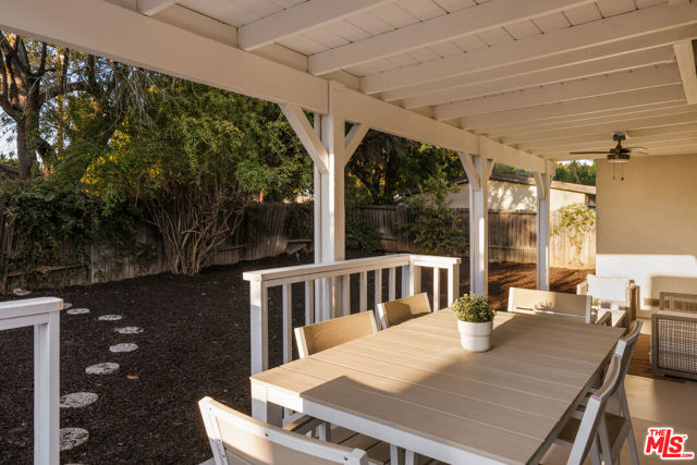 22251 Kittridge Street photo 21