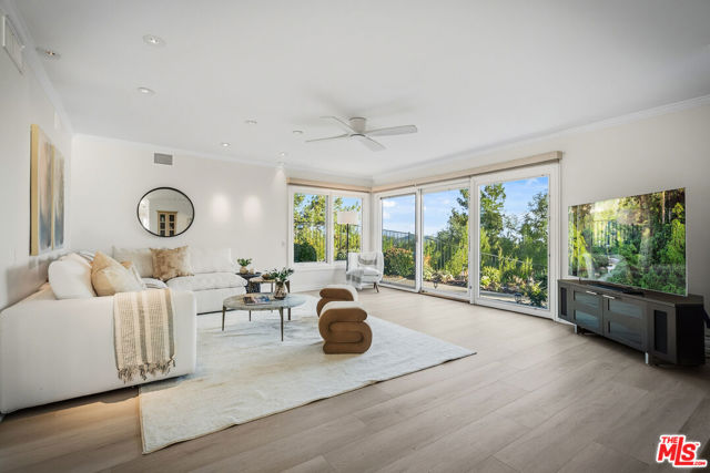 23255 W Paloma Blanca Drive, Malibu CA: https://media.crmls.org/mediaz/be880b1e-f730-4165-90b1-bcc1ab9c8108.jpg