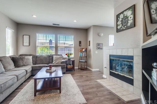 Detail Gallery Image 5 of 26 For 779 Caminito Francisco #1,  Chula Vista,  CA 91913 - 2 Beds | 2 Baths