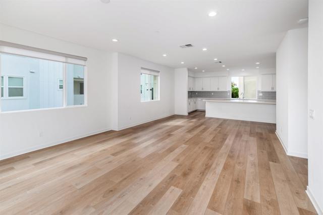 Detail Gallery Image 7 of 37 For 6140 Colt Pl #104,  Carlsbad,  CA 92009 - 3 Beds | 3/1 Baths