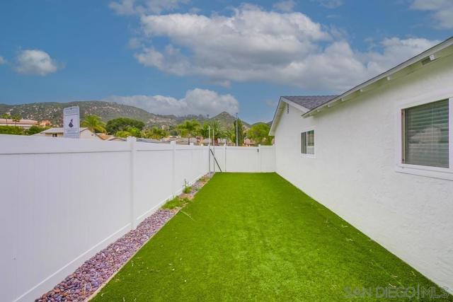 15380 Via La Gitano, Poway CA: https://media.crmls.org/mediaz/be89e255-a8a4-4e80-a0a2-f1f2102fbe2c.jpg