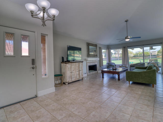Image 8 of 52 For 77897 Woodhaven Drive