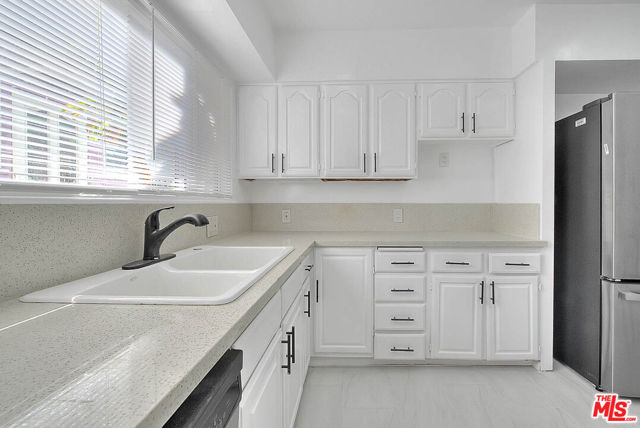 4090 Creed Avenue, Los Angeles CA: https://media.crmls.org/mediaz/be8bf83e-d9f9-4d3f-9ad6-b68f8b0c6b24.jpg