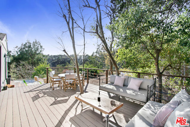 1845 Calgary Lane, Los Angeles CA: https://media.crmls.org/mediaz/be8cfdc5-61f5-4480-af1d-5897ac78e947.jpg