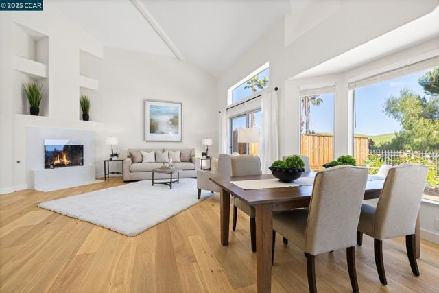122 Cortona Dr, San Ramon CA: https://media.crmls.org/mediaz/be8d342b-e6b4-4b35-bfad-66d57f609998.jpg