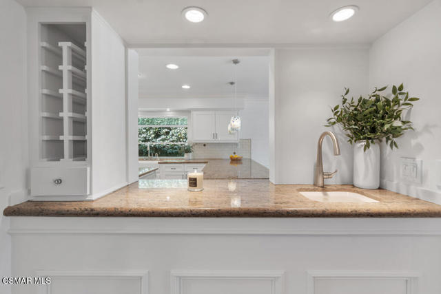 6344 Kerryhill Court, Agoura Hills CA: https://media.crmls.org/mediaz/be8d3b93-c00e-4e12-abdf-d326161a2282.jpg