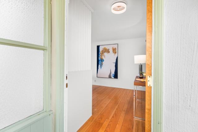 32 Crestview Avenue, Daly City CA: https://media.crmls.org/mediaz/be8d4b8c-4532-4b24-a5ea-22e5fa9584a3.jpg