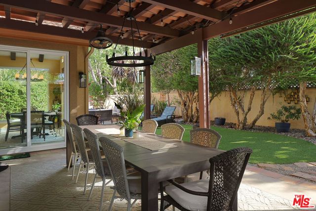 1786 Blossom Court, Thousand Oaks CA: https://media.crmls.org/mediaz/be8d900d-caf4-4d72-9257-64e5cf01af65.jpg