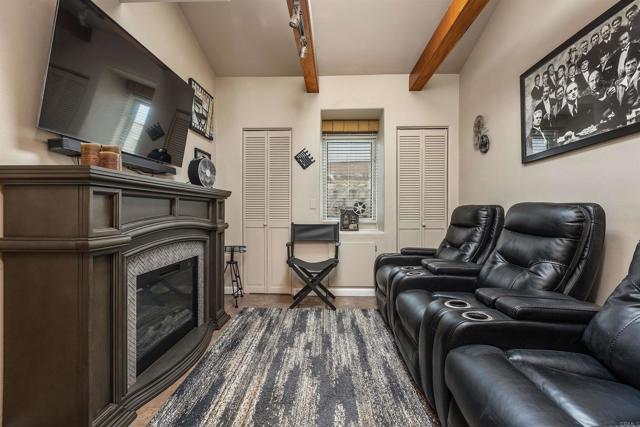 220 Journeys End, Vista CA: https://media.crmls.org/mediaz/be8e2dca-8e89-4e48-bcd1-10d67a737e33.jpg