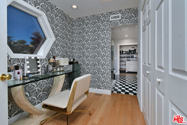 130 Dapplegray Road, Bell Canyon CA: https://media.crmls.org/mediaz/be8e631d-eecf-4673-ab4a-88b7f7dfc8d4.jpg