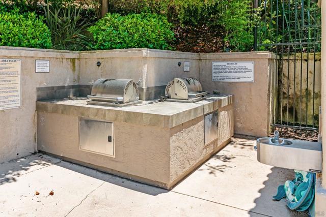 18027 Chieftain Ct, San Diego CA: https://media.crmls.org/mediaz/be8f7556-1a9a-4130-b1c4-4303bac6a2d8.jpg
