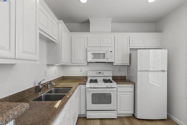 3275 Dublin Blvd, Dublin CA: https://media.crmls.org/mediaz/be907d56-48f4-49d5-ab0c-a8dea066b50f.jpg