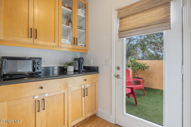 285 N Ventura Avenue, Ventura CA: https://media.crmls.org/mediaz/be90f1f1-5808-4a7a-8fa2-41f26a55422f.jpg